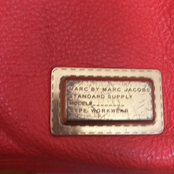 Marc Jacobs Orange Leather Hobo Style Bag with Gold Hardware - Picture 4 of 8